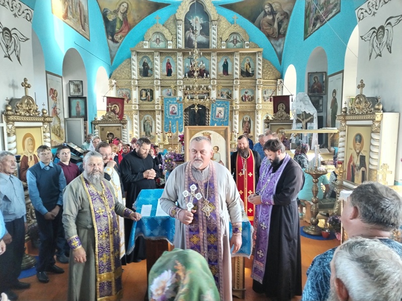 Великий православный праздник Воздвижение Креста Господня.
