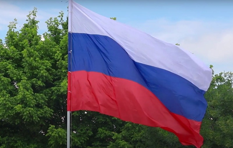5 сентября 2022 года - день рождения новой школьной традиции - еженедельное поднятие Государственного флага России.
